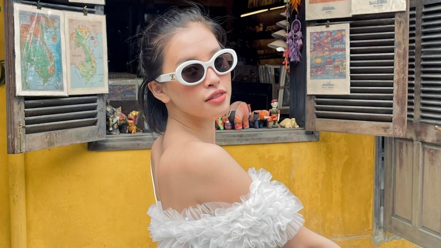 Hoa hậu Tiểu Vy khoe nhan sắc đỉnh cao, đẹp hút mắt trong loạt ảnh chụp tại quê nhà 