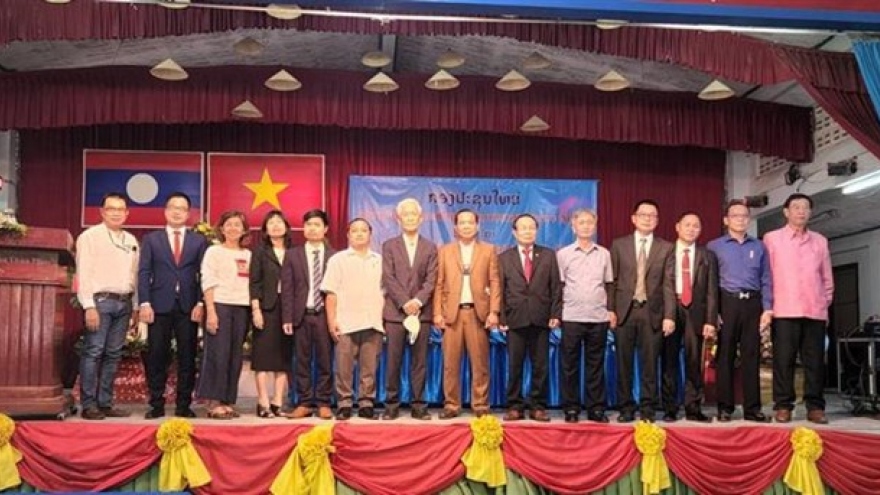 Vietnamese business associations set up in Laos