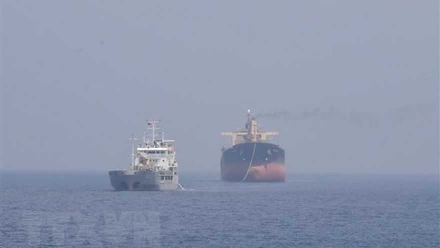 Vietnam’s forces save Panamanian ship in distress near Truong Sa archipelago