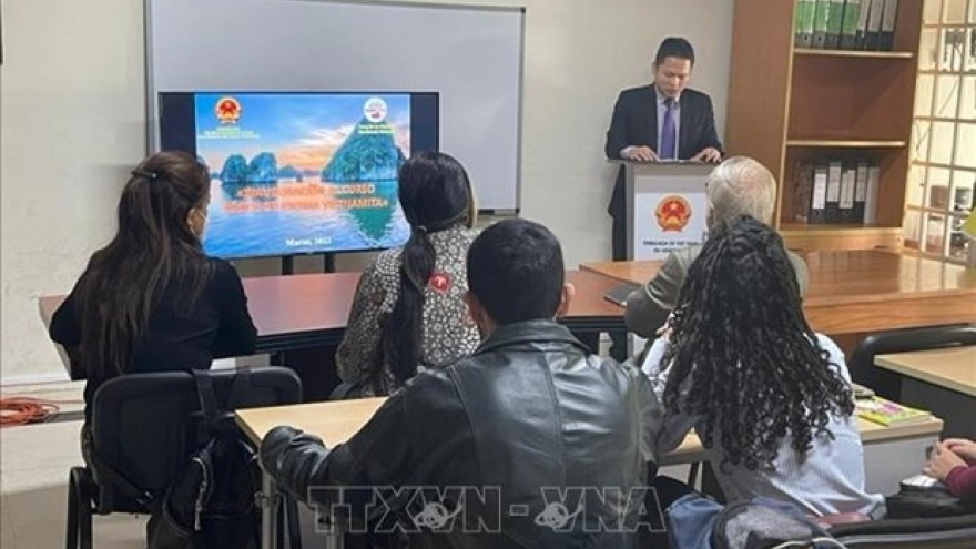 First Vietnamese course opens in Venezuela