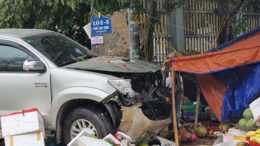 Tài xế xe biển xanh ở Thanh Hóa gây tai nạn đến công an trình diện