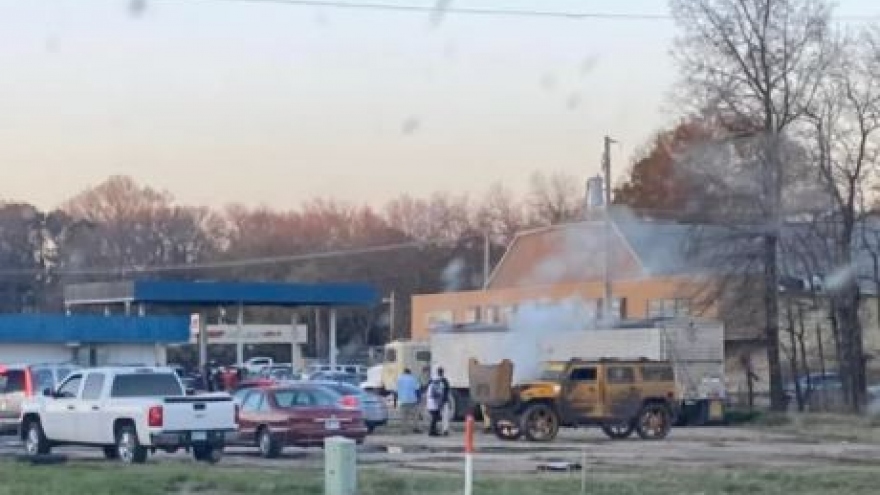 Ít nhất 20 người thương vong trong vụ xả súng bên ngoài triển lãm xe hơi ở Arkansas (Mỹ)