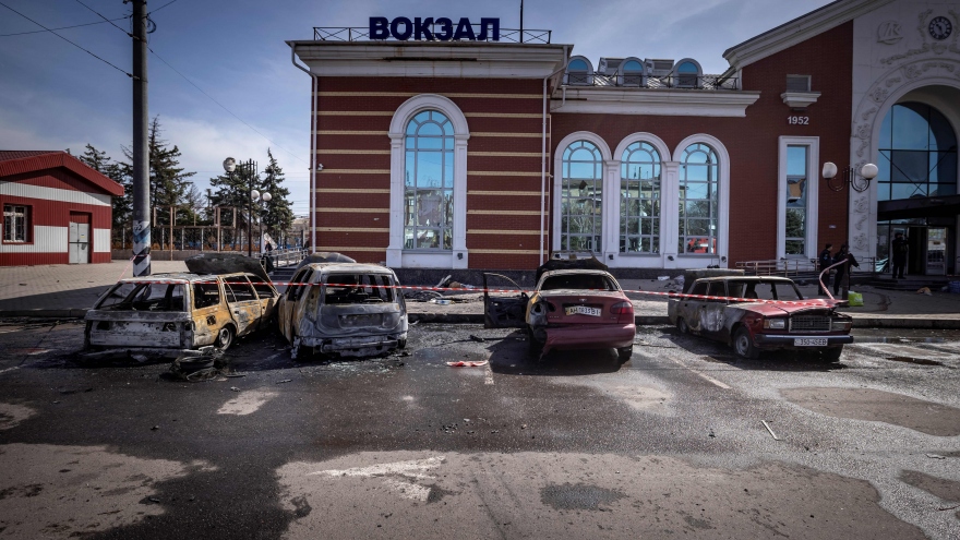 Nga và Ukraine cáo buộc nhau tấn công nhà ga ở Kramatorsk khiến gần 130 người thương vong