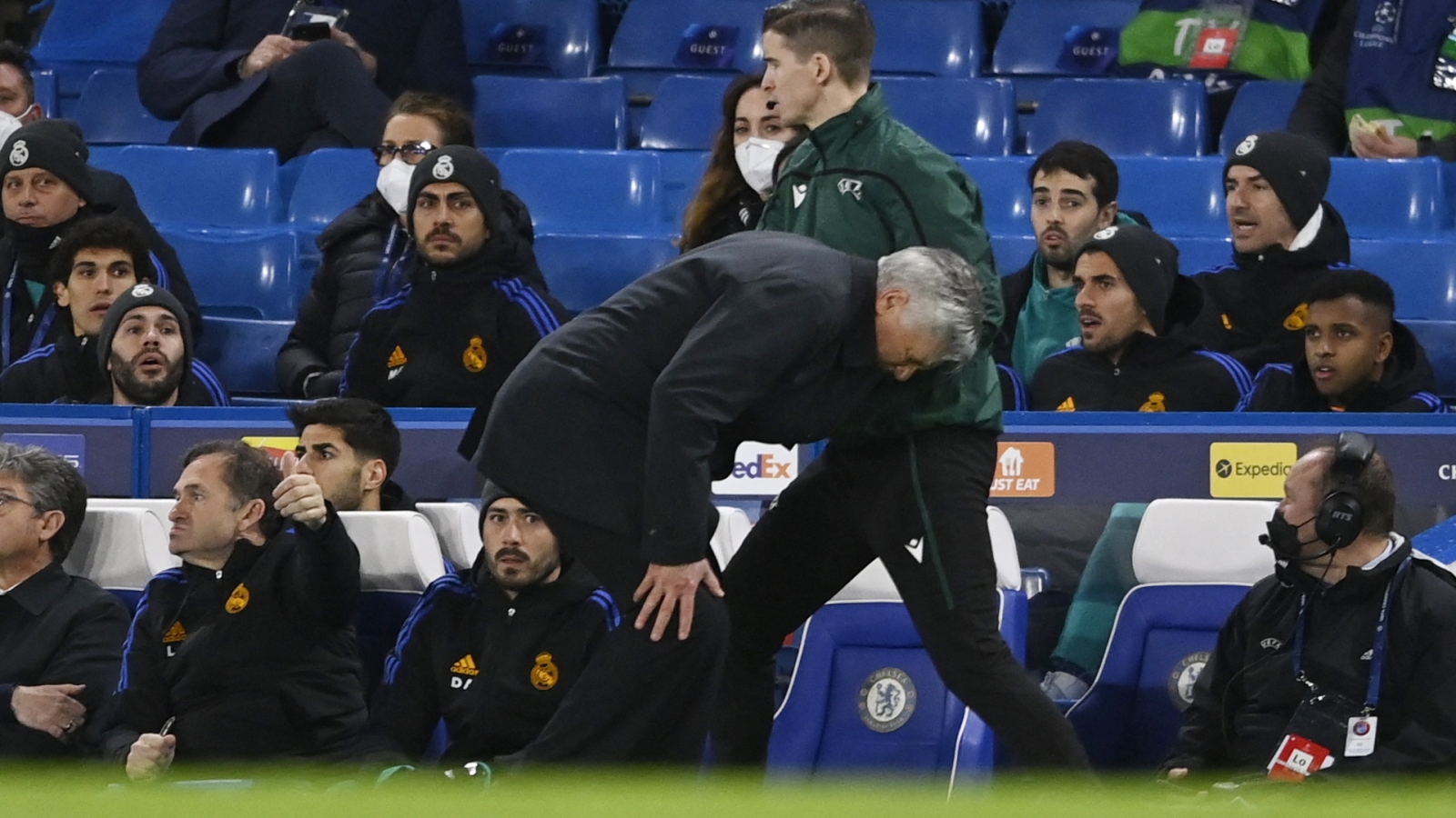 HLV Ancelotti bị học trò Valverde “phạm lỗi” ở trận Chelsea 1-3 Real Madrid