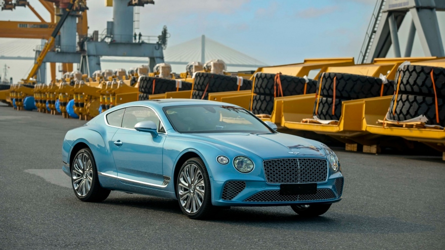 Bentley Continental GT V8 Mulliner trị giá hơn 20 tỷ đồng cập bến Việt Nam
