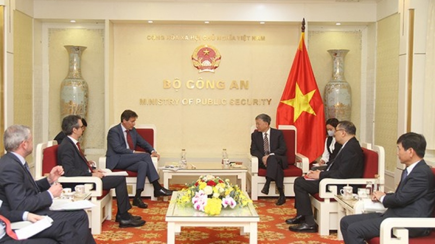 Vietnam asks for EU’s stronger support in cyber security protection