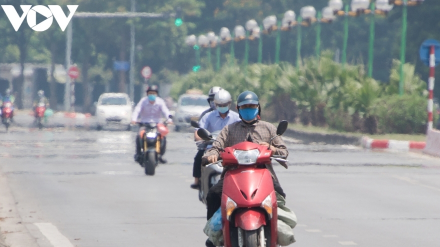 Thời tiết ngày 8/4: Bắc Bộ ngày nắng, Nam Bộ chiều tối và đêm có mưa rào