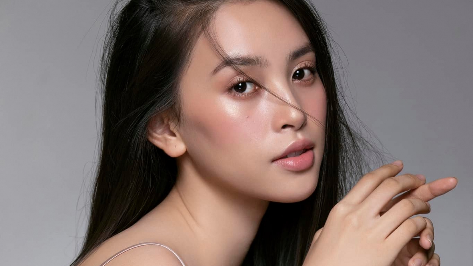 Hoa hậu Tiểu Vy đóng vai chính phim kinh dị cùng dàn sao "Mắt biếc"