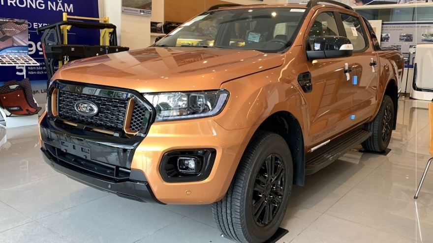 Chênh giá lên tới gần 100 triệu đồng, Ford Ranger vẫn dẫn đầu về doanh số