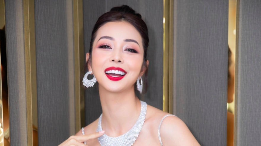 Mê mẩn với nhan sắc kiều diễm của Hoa hậu Jennifer Phạm 