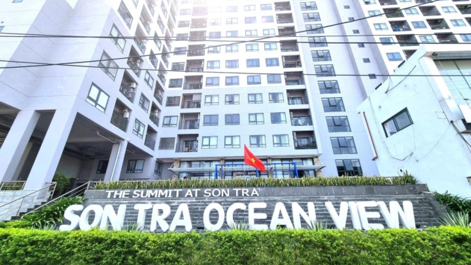 American man falls to death from Da Nang high-rise building 