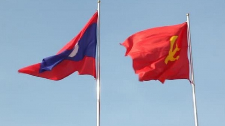 Laos congratulates Vietnam on National Reunification Day