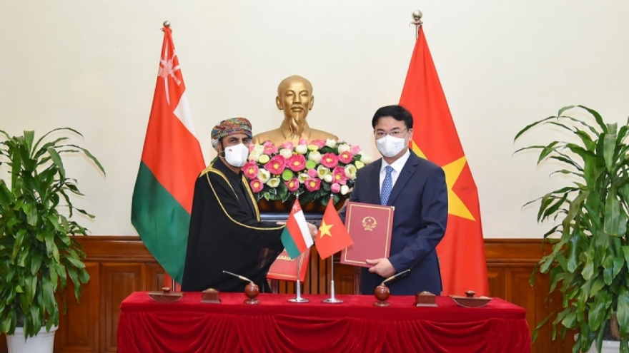 Vietnam, Oman sign agreement on visa exemption