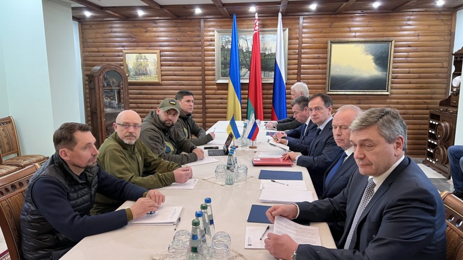 Tổng thống Ukraine đe dọa từ bỏ đàm phán hòa bình với Nga