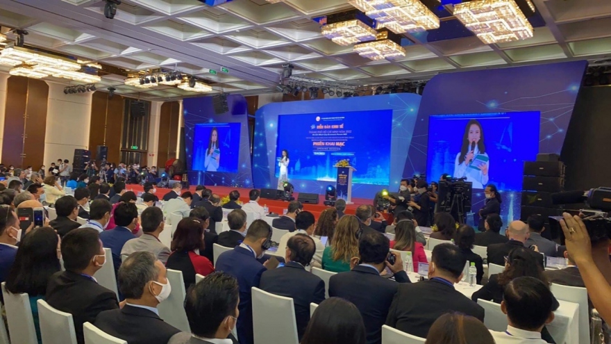 Forum seeks ways to revitalise economic growth in HCM City 