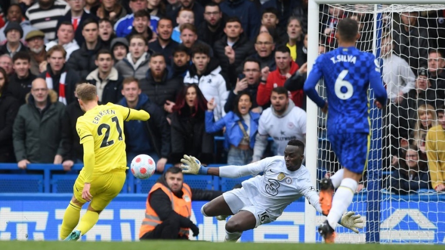 Eriksen tiếp tục thăng hoa, Brentford "hủy diệt" Chelsea ngay tại Stamford Bridge