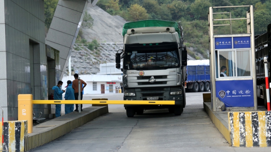 Vietnam, China seeks to facilitate customs clearance at border gates
