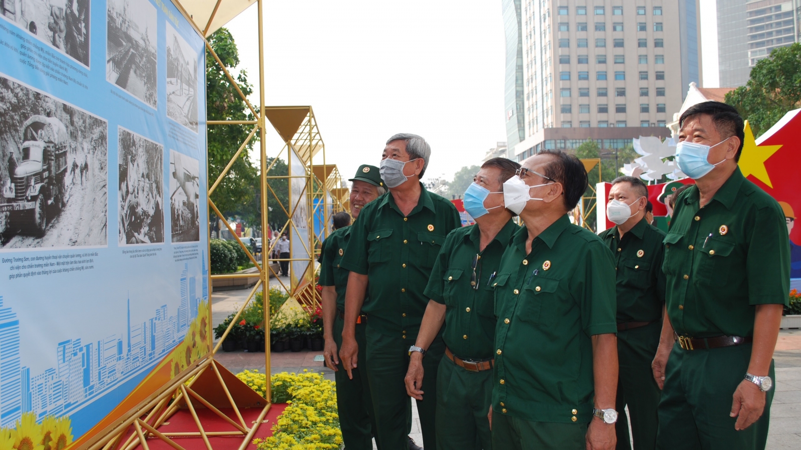 Khai mạc triển lãm “TP.HCM – 47 năm cùng cả nước, vì cả nước”
