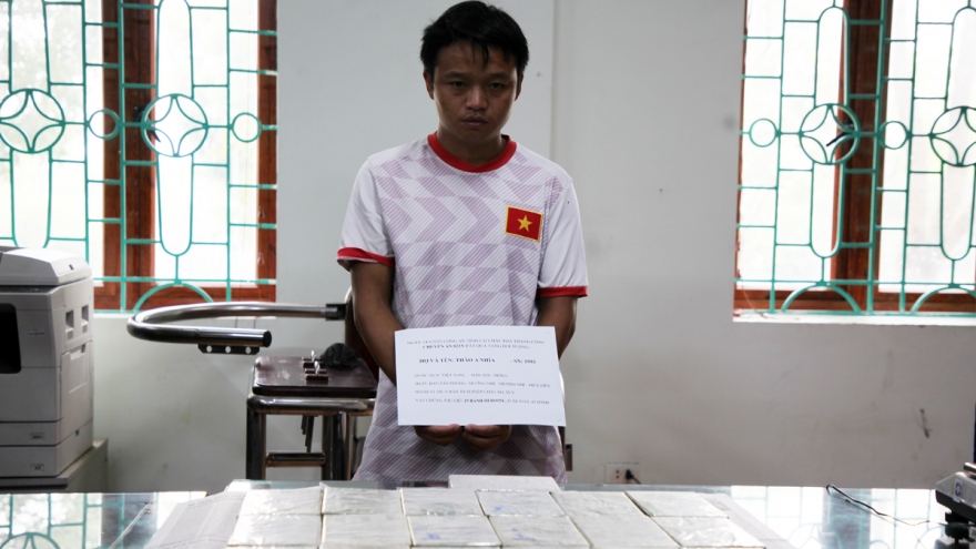 Người đàn ông bị bắt cùng 19 bánh heroin