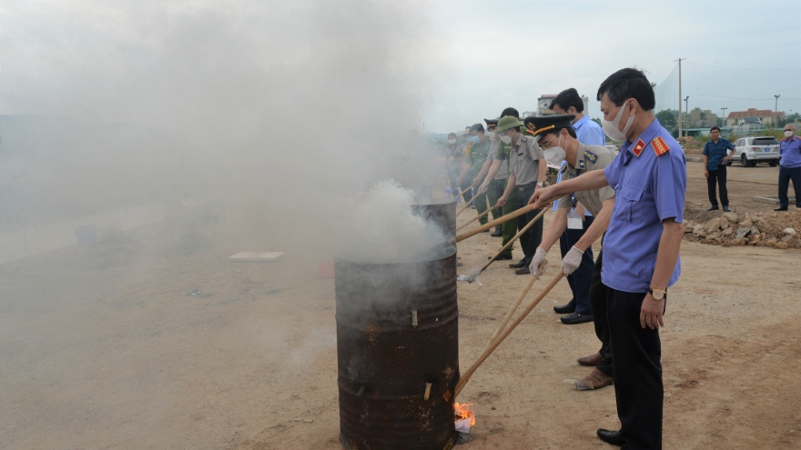 Quảng Ninh tiêu hủy 70 bánh heroin tang vật trong các vụ án ma túy