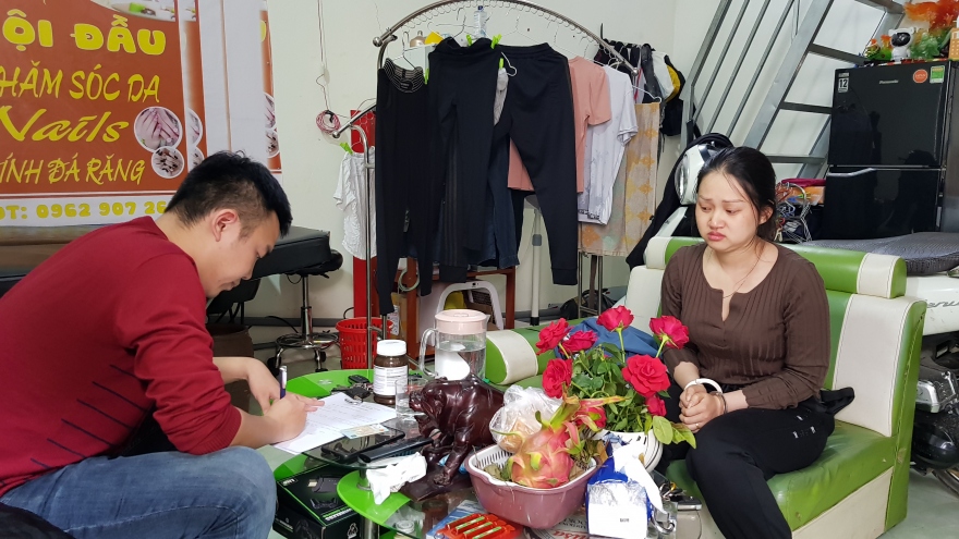 Lạng Sơn: Cặp vợ chồng mua bán quả cây thuốc phiện trên Facebook