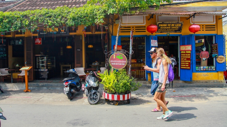 Việt Nam nằm trong danh sách các nước được Mỹ giảm khuyến cáo đi lại do Covid-19