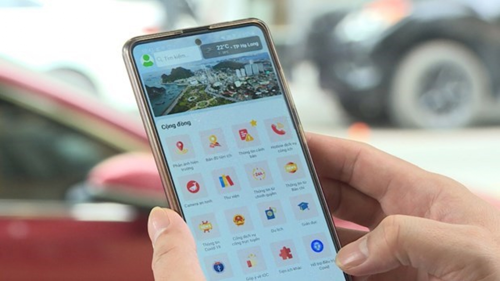 Ha Long applies mobile app to boost smart city building