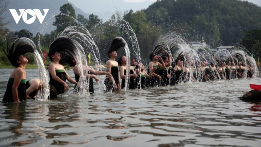 Unique hair washing ritual of the Thai ethnic group