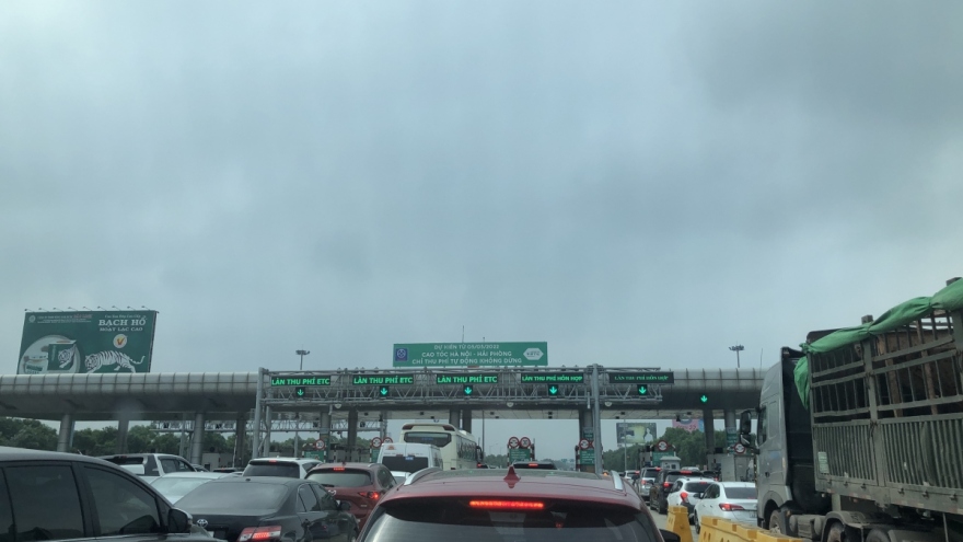 Tổng cục Đường bộ lên tiếng vụ cao tốc Hà Nội-Hải Phòng “tê liệt” thu phí tự động