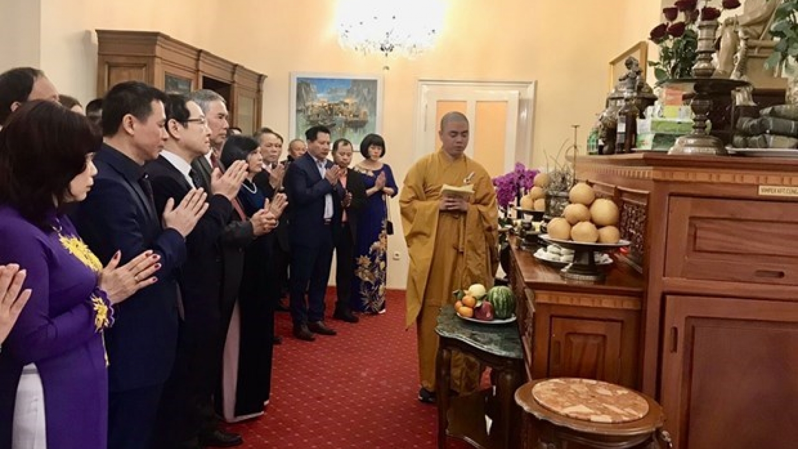Legendary national founders commemorated abroad