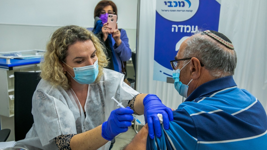 Nghiên cứu tại Israel: Mũi vaccine tăng cường thứ hai hiệu quả “trong thời gian ngắn”