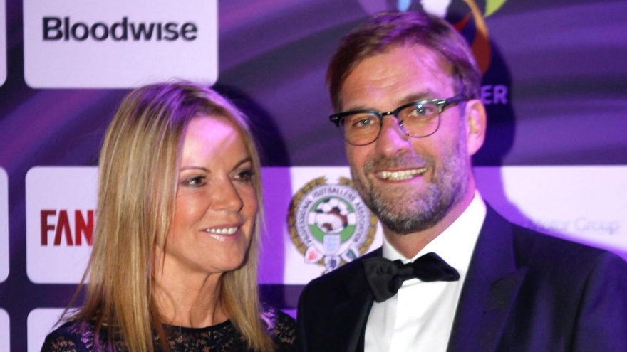 Jurgen Klopp ở lại Liverpool tới năm 2026 vì nghe lời vợ