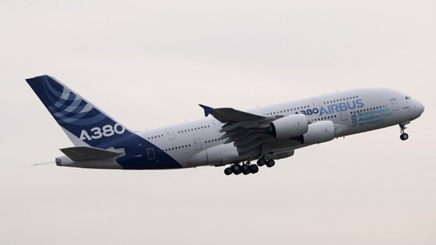 Lần đầu tiên máy bay khổng lồ A380 Airbus sử dụng nhiên liệu làm từ dầu ăn