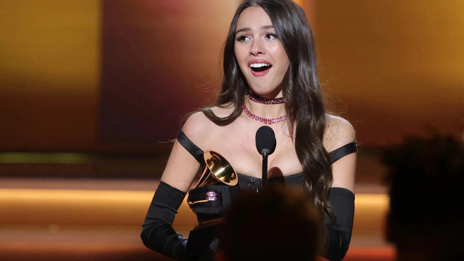 Bruno Mars, Olivia Rodrigo thắng lớn, Billie Eilish, BTS "trắng tay" tại Grammy 2022