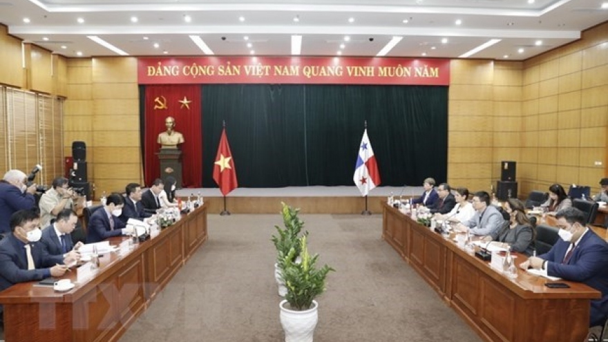 Vietnam, Panama hold substantial cooperation potential: ministers