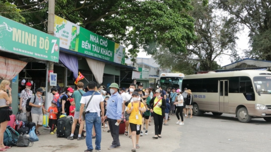 Đường ra đảo Cát Bà (Hải Phòng) giảm ùn tắc đáng kể so với mọi năm