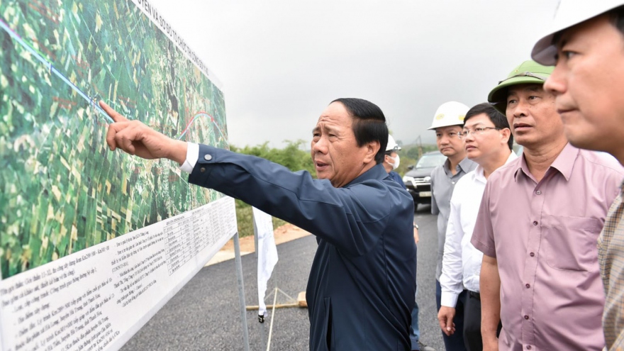 Phó Thủ tướng Lê Văn Thành kiểm tra tiến độ thi công cao tốc Bắc-Nam phía Đông