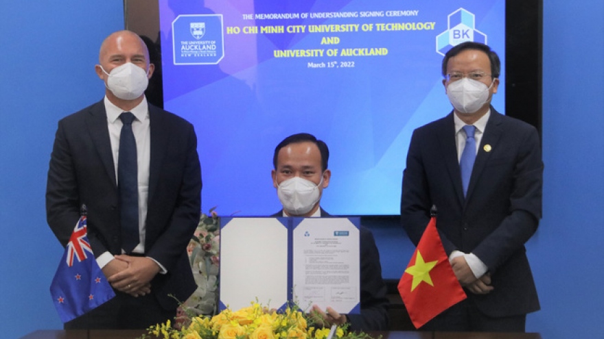 New Zealand, Vietnamese universities sign training co-operation agreement