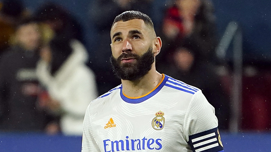 Real Madrid tiến gần chức vô địch La Liga trong ngày kỳ lạ của Benzema