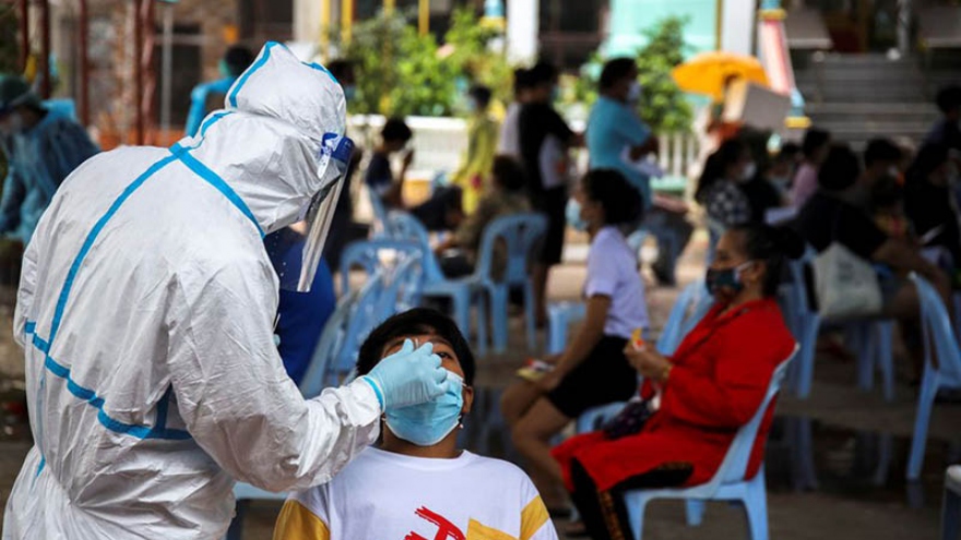 Thái Lan: Hệ thống y tế chuẩn bị ứng phó với số ca Covid-19 tăng mạnh sau Tết Songkran