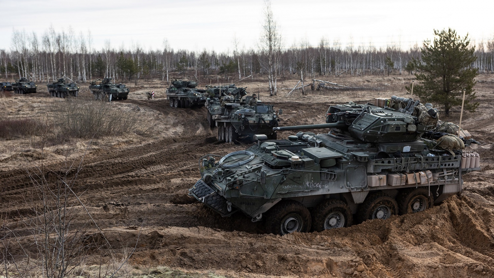 NATO sẽ duy trì lực lượng quân sự lớn và dài lâu ở phía Đông để ứng phó Nga