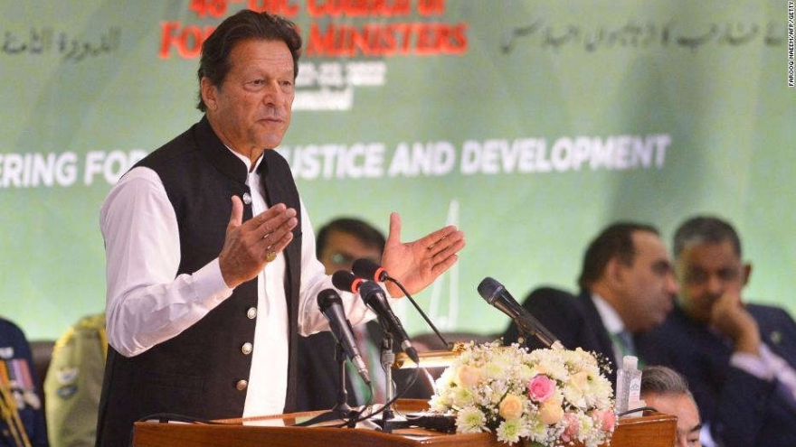 Thủ tướng Pakistan Khan bị phế truất trong cuộc bỏ phiếu bất tín nhiệm