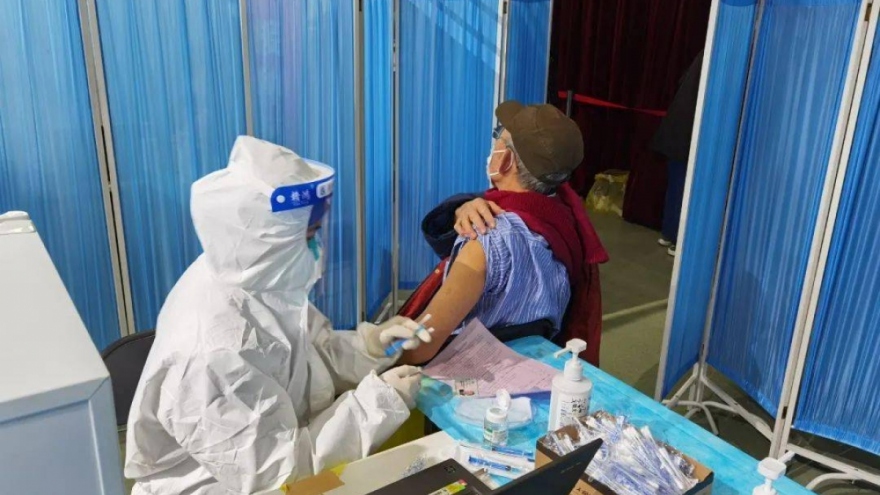 88% dân số Trung Quốc tiêm đủ vaccine, dịch Covid-19 vẫn lan rộng 