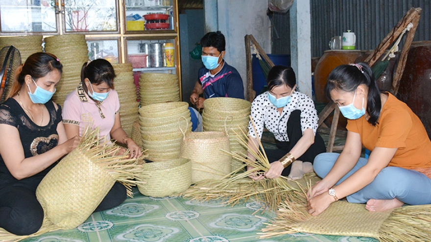 Kiên Giang góp vốn xoay vòng theo vụ lúa – giúp nhau thoát nghèo ở vùng biên