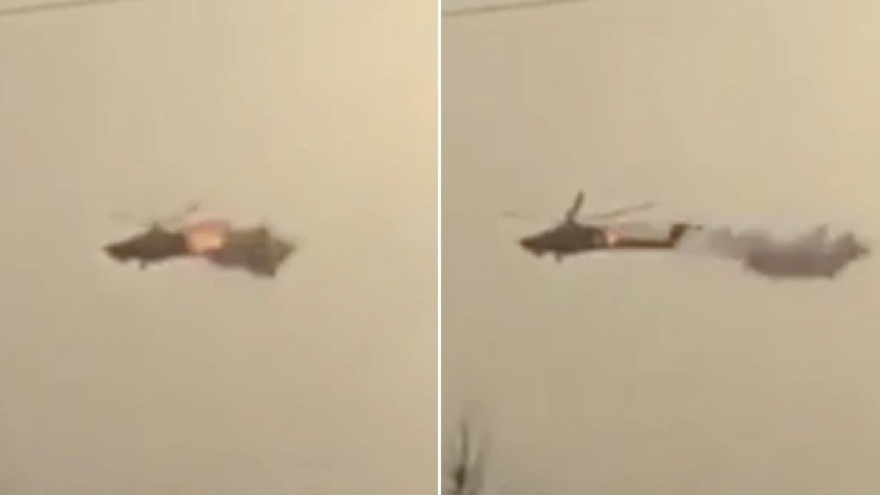 Xuất hiện video máy bay trực thăng quân sự bị bắn gãy đuôi trên bầu trời Đông Ukraine