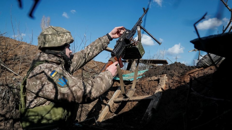 Nga đổi chiến thuật, Ukraine muốn vũ khí hạng nặng: Trận chiến lớn sắp diễn ra ở Donbass?