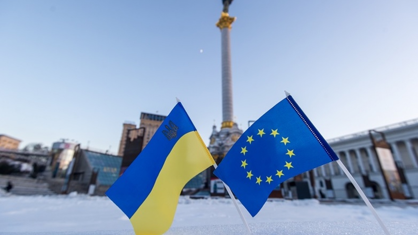Ukraine kỳ vọng có được tư cách ứng cử trở thành thành viên EU vào tháng 6