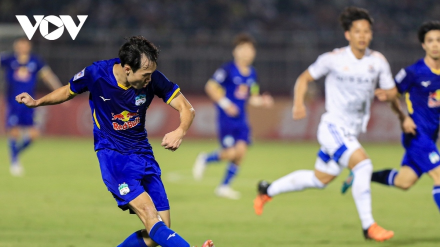 HLV Kiatisuk khen ngợi Văn Toàn sau trận đấu với Yokohama Marinos