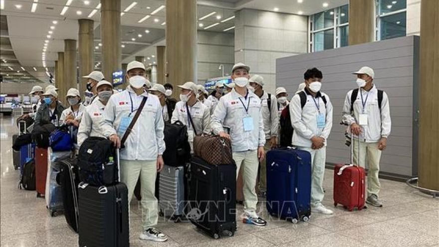 Vietnam aims to send 90,000 labourers abroad to work under contract in 2022
