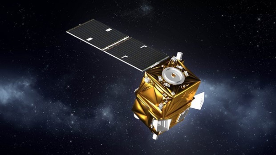 Vietnamese scientists successfully restore expired satellite